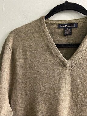 Banana republic men’s 100% extra fine merino wool long sleeve v neck sweater